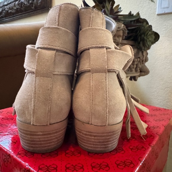 Women’s Guess Suede Camrin Bootie with Fringe Size 7 - Picture 7 of 7